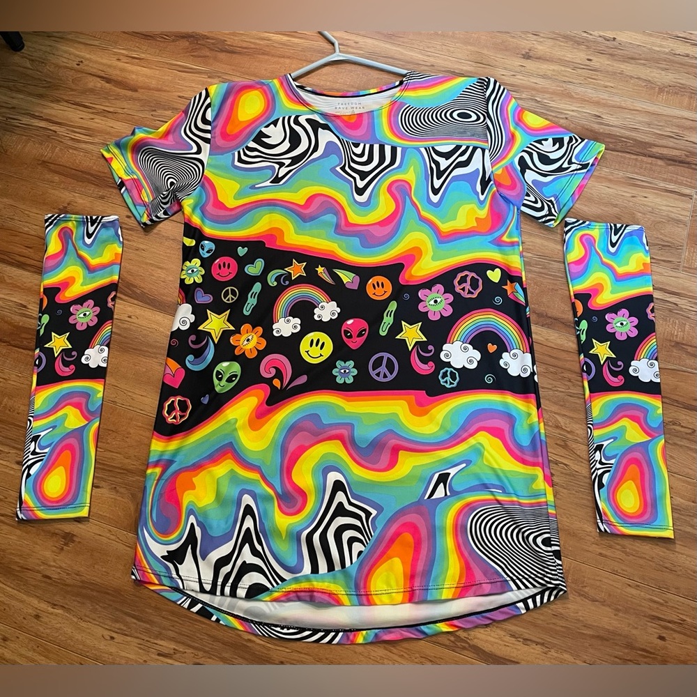 Men’s rainbow rave wear pride festival shirt and arm sleeves